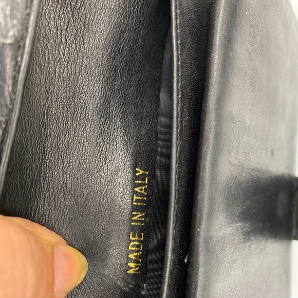 CC Chanel caviar bifold wallet - Picture 7 of 9